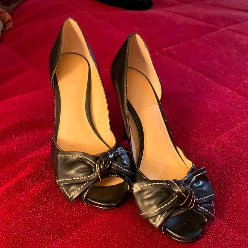 Woman’s Black Bow Guess leather Shoes